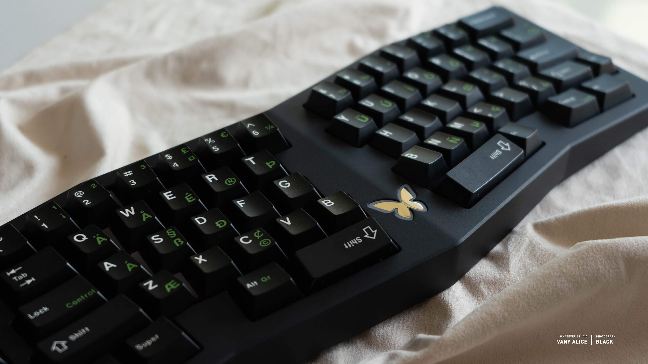 Vany Alice x Whatever Keyboard Kit